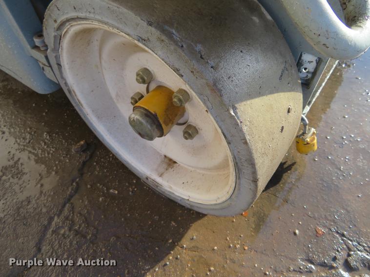 image for item DI9916 Grove SM3248E scissor lift