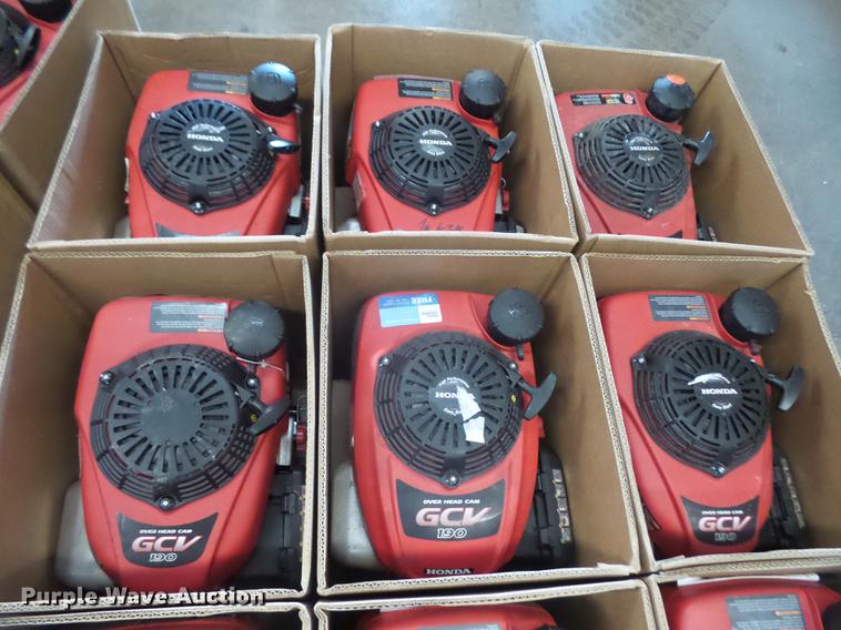 image for item DL9549 Approximately 25 Honda GCV190 gas engines