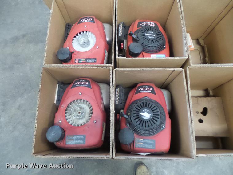 image for item DL9549 Approximately 25 Honda GCV190 gas engines