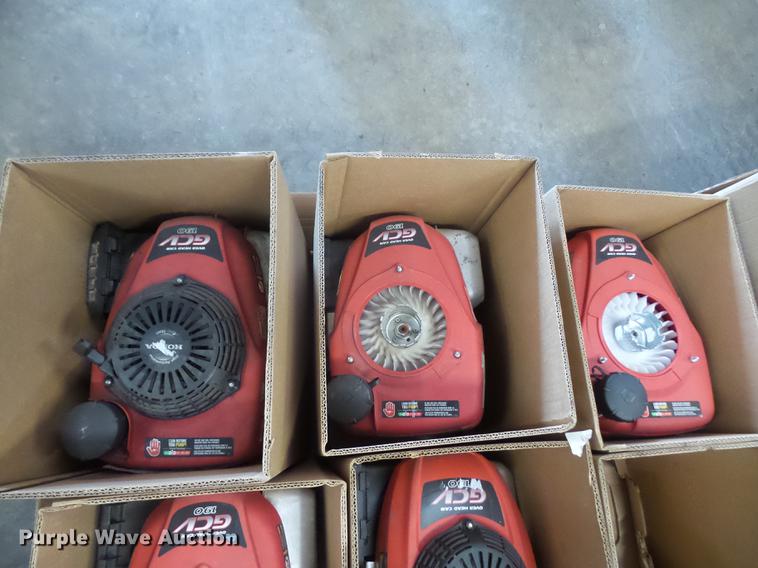 image for item DL9549 Approximately 25 Honda GCV190 gas engines