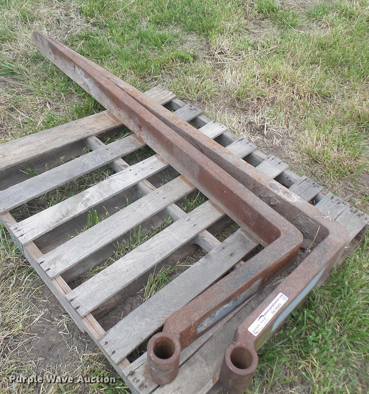 image for item DL9689 Pallet fork set