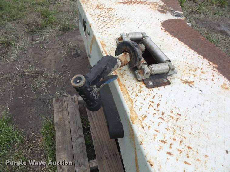 image for item DL9690 Truck bumper