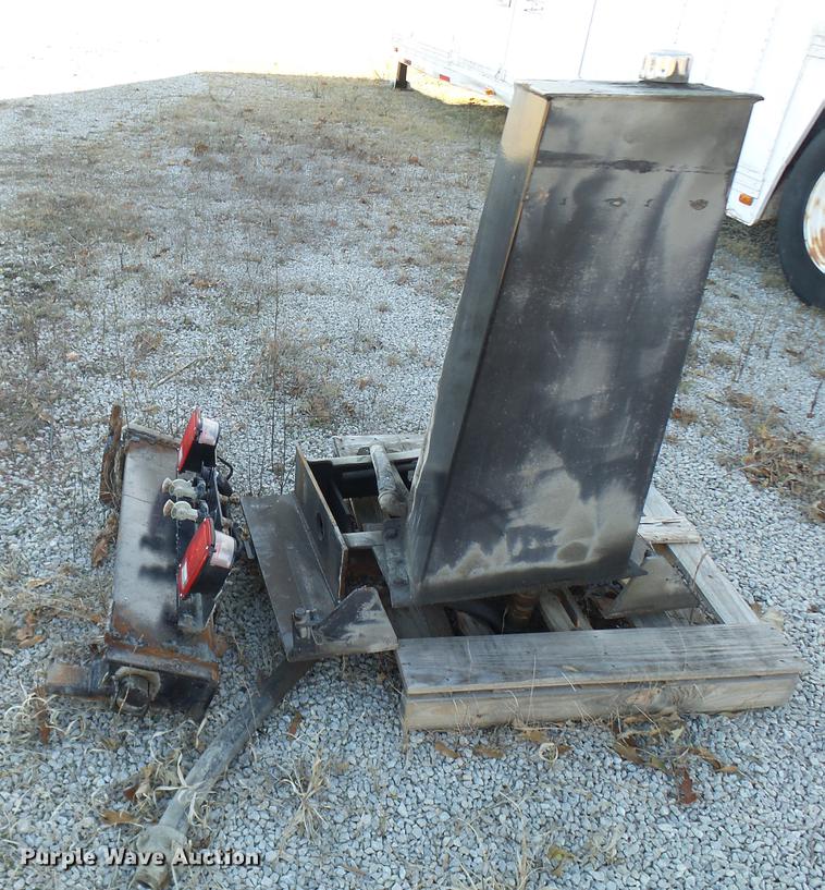 image for item DX9279 2003 Heil dump bed