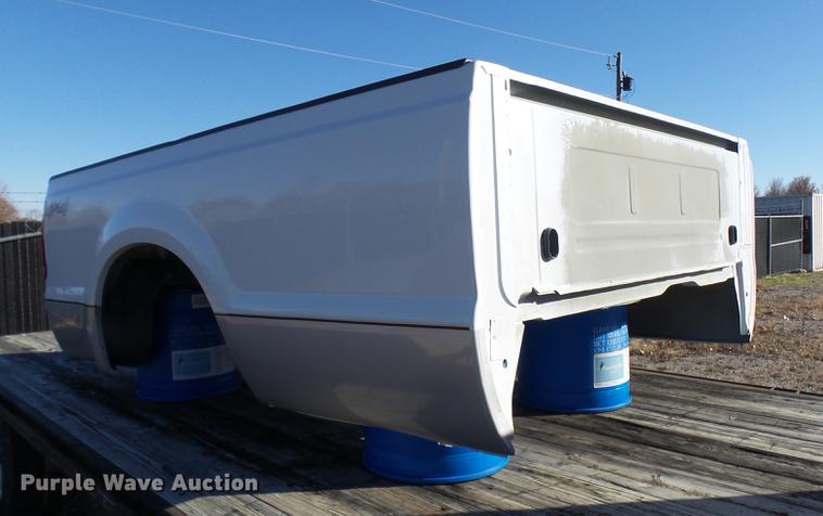 image for item DX9282 2002 Ford F250 pickup truck bed