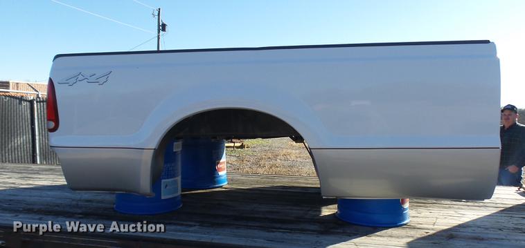 image for item DX9282 2002 Ford F250 pickup truck bed