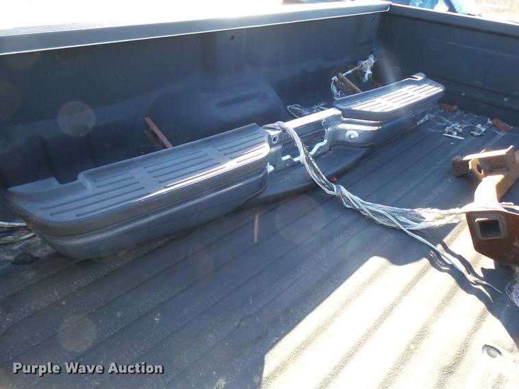 image for item DX9282 2002 Ford F250 pickup truck bed