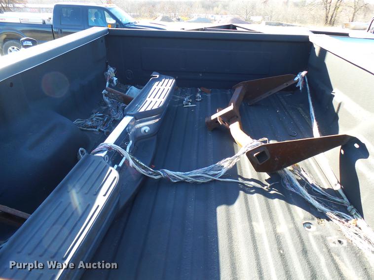 image for item DX9282 2002 Ford F250 pickup truck bed