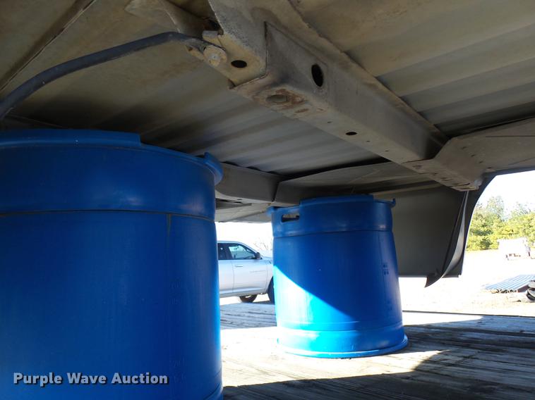 image for item DX9282 2002 Ford F250 pickup truck bed