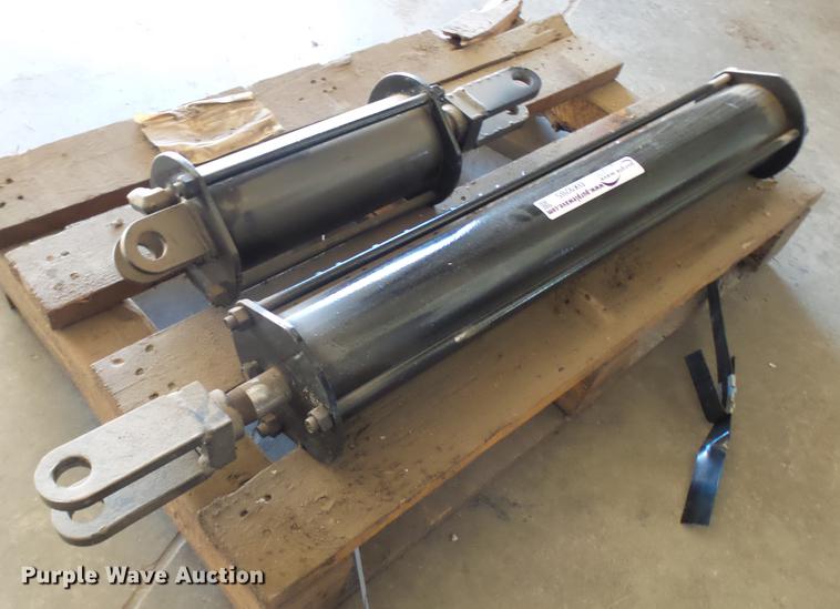 image for item DX9285 (2) air cylinders