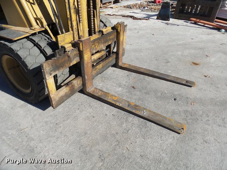 image for item DX9297 Caterpillar V60B forklift