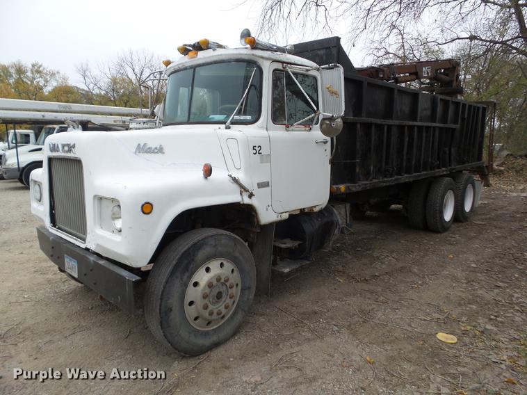 image for item DZ9029 1978 Mack truck with Hawk loader