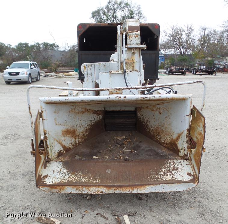 image for item DZ9030 Bandit 250 wood chipper