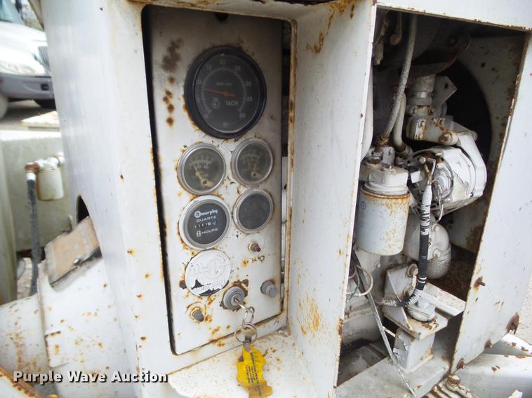 image for item DZ9030 Bandit 250 wood chipper