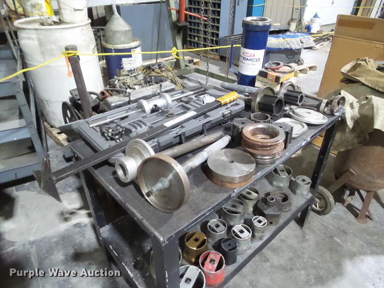 image for item DZ9108 Axle sockets, seal drivers, seal puller