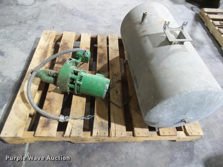 image for item DZ9111 Water system pump and tank