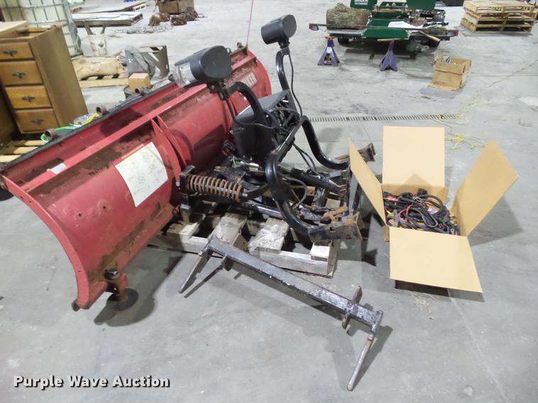 image for item DZ9120 Hinniker 8' snow plow