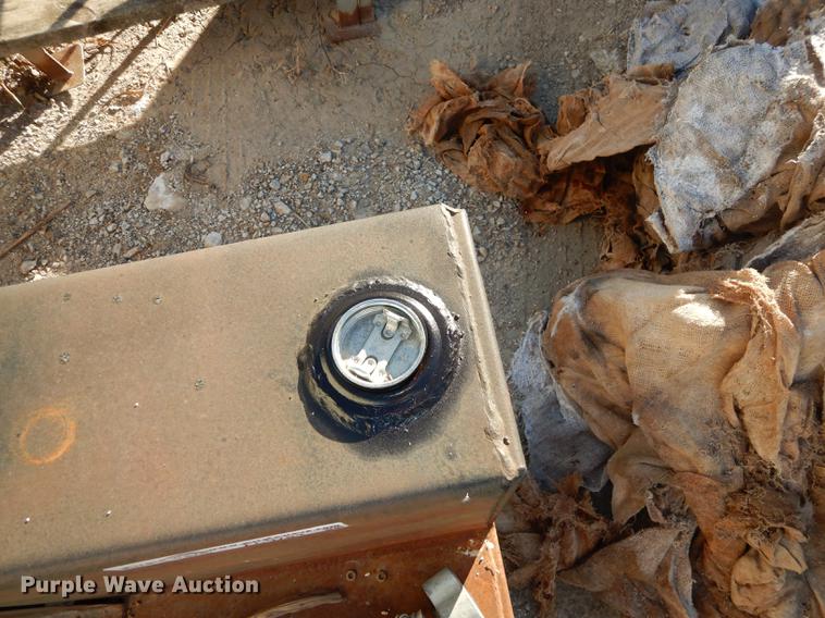 image for item EC9784 L-shaped fuel tank