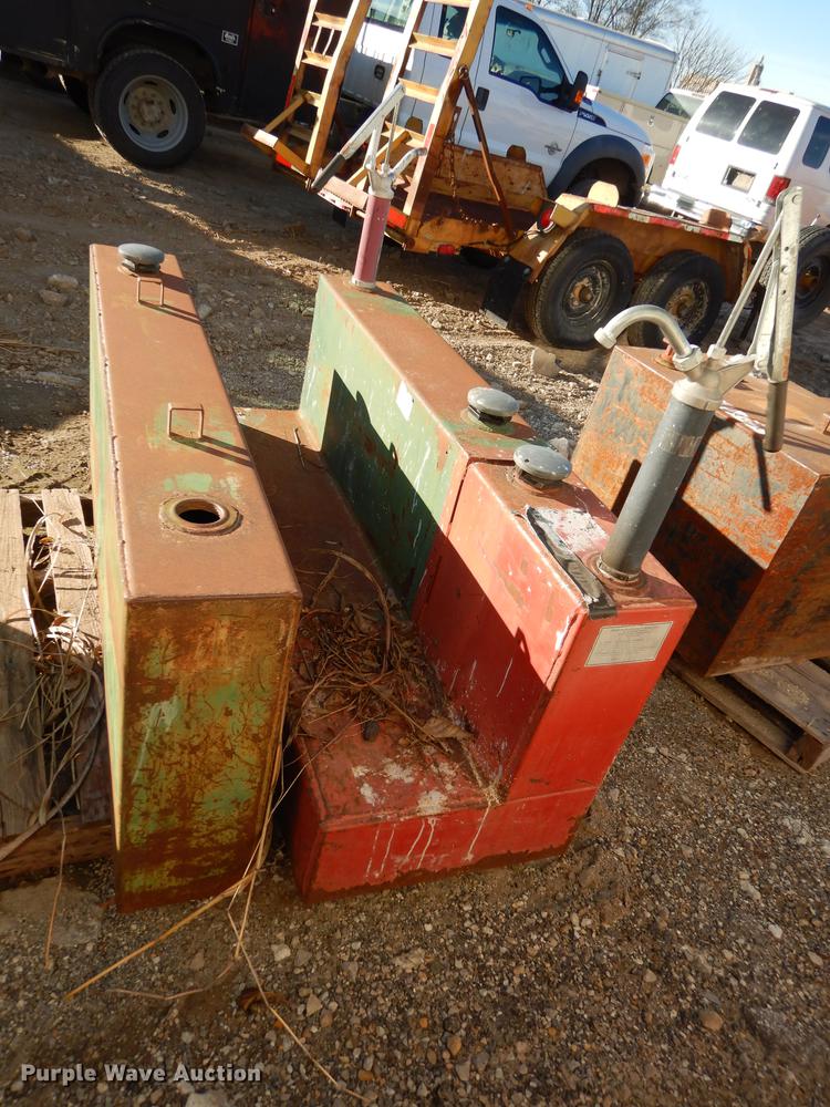 image for item EC9786 (2) L-shaped fuel tanks