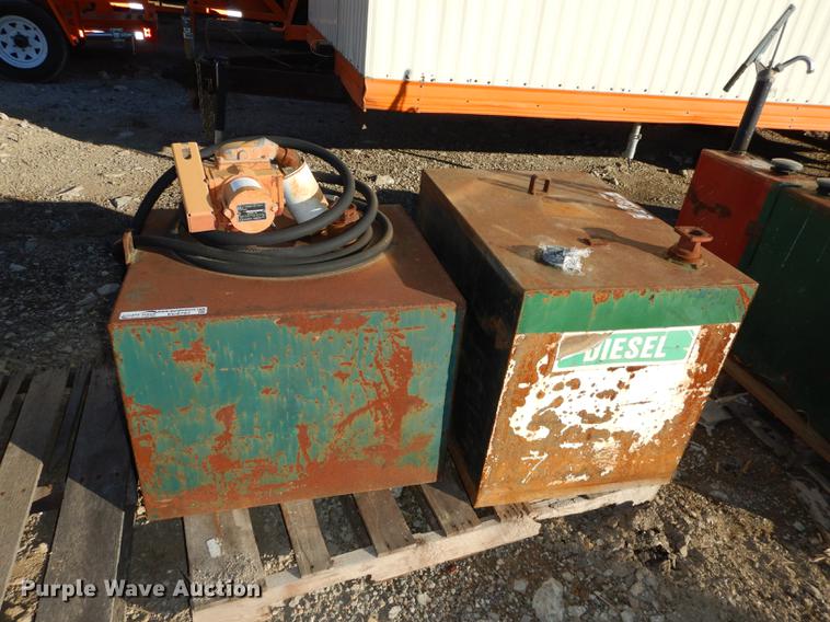 image for item EC9787 (2) fuel tanks