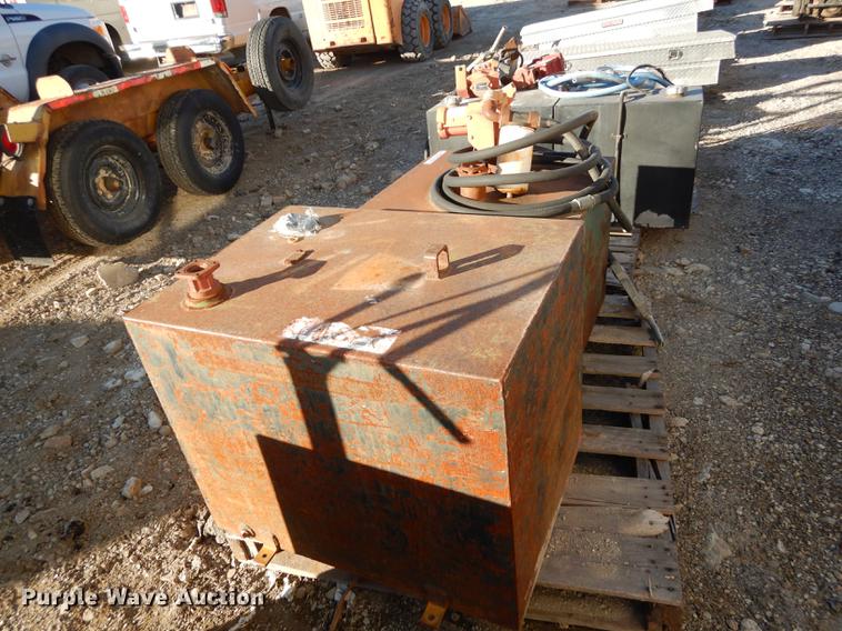 image for item EC9787 (2) fuel tanks