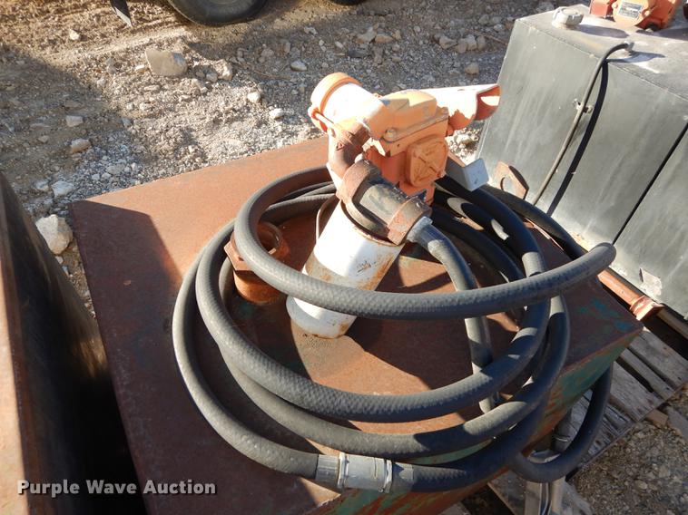 image for item EC9787 (2) fuel tanks