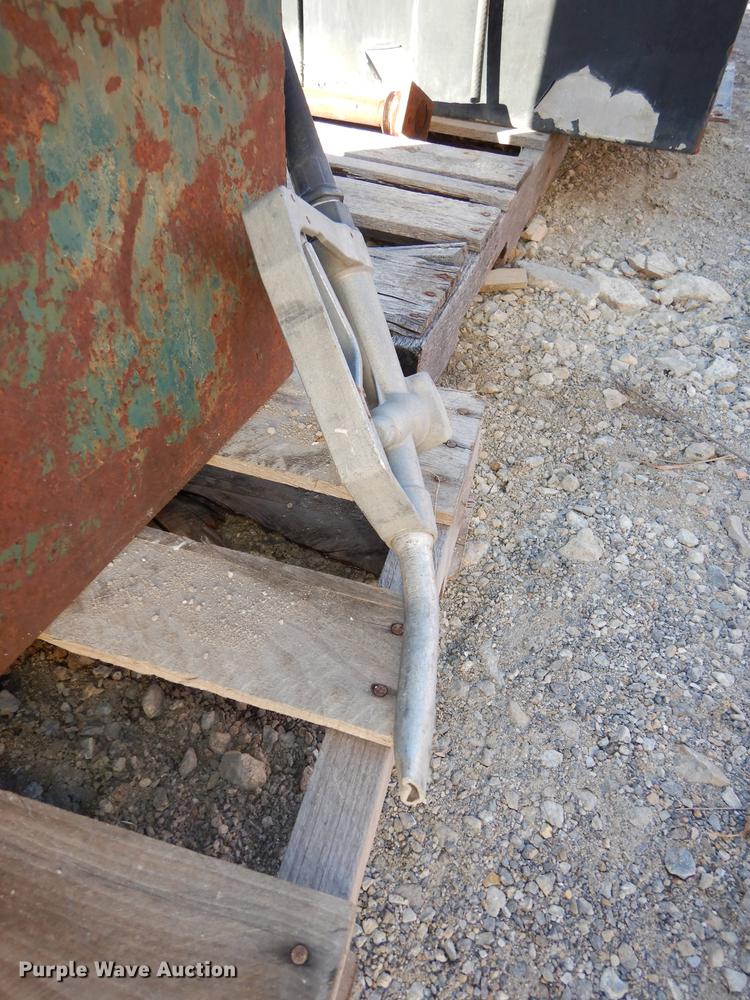 image for item EC9787 (2) fuel tanks