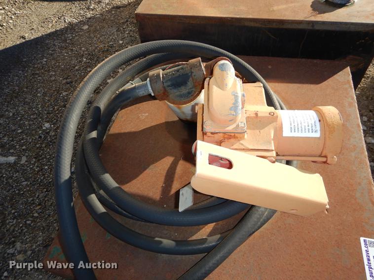 image for item EC9787 (2) fuel tanks