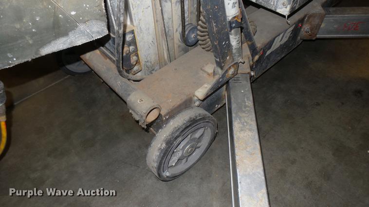 image for item ED9166 JLG vertical lift