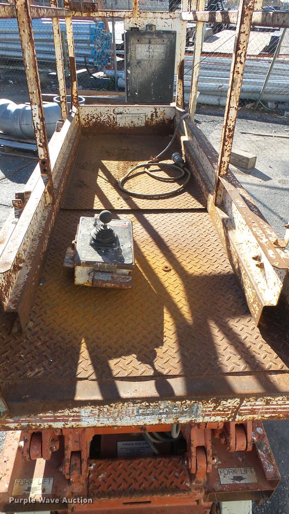 image for item ED9167 Snorkel Wildcat 2201 scissor lift