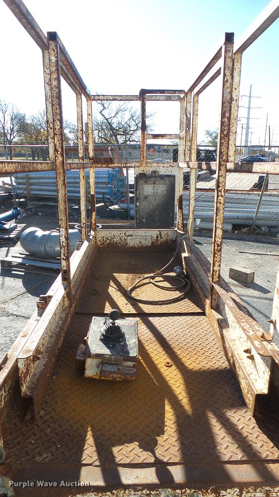 image for item ED9167 Snorkel Wildcat 2201 scissor lift