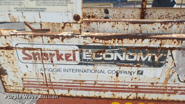 image for item ED9167 Snorkel Wildcat 2201 scissor lift