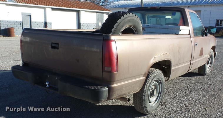 image for item J8556 1994 Chevrolet C2500 pickup truck