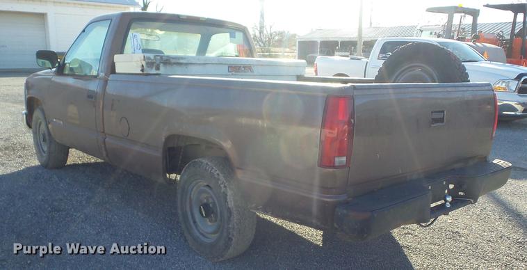 image for item J8556 1994 Chevrolet C2500 pickup truck