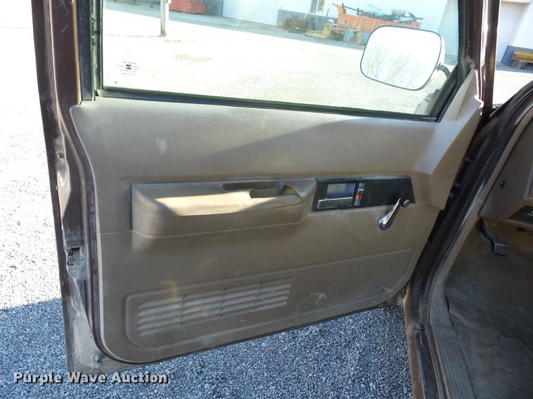 image for item J8556 1994 Chevrolet C2500 pickup truck