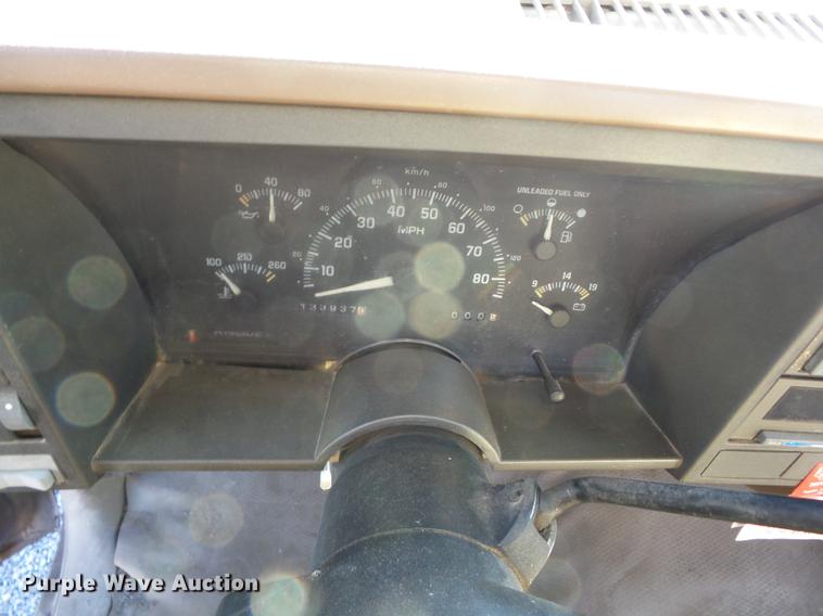 image for item J8556 1994 Chevrolet C2500 pickup truck