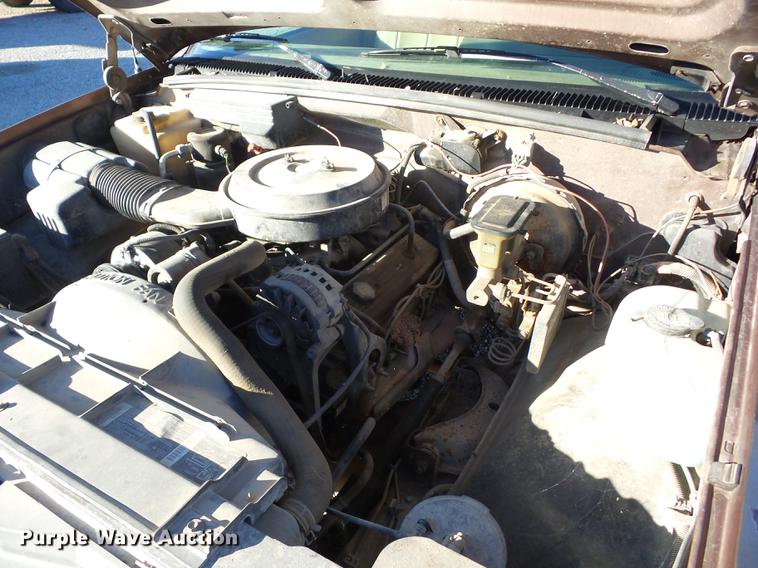 image for item J8556 1994 Chevrolet C2500 pickup truck