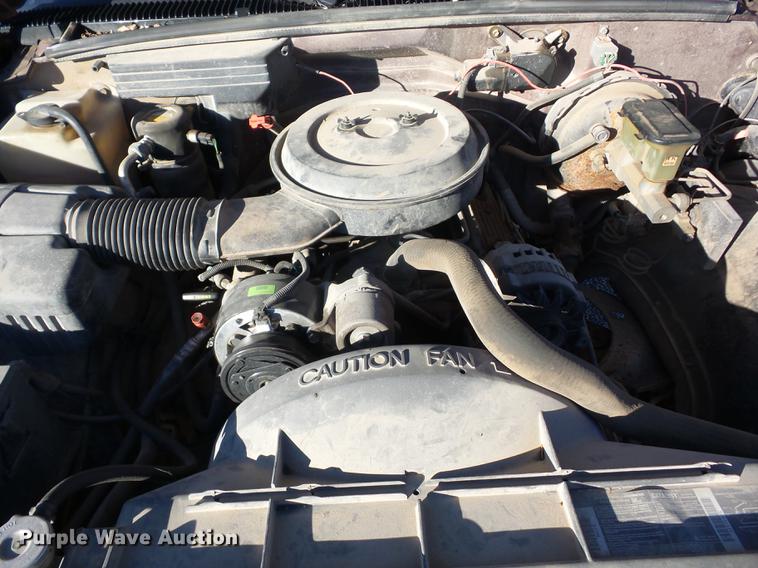 image for item J8556 1994 Chevrolet C2500 pickup truck