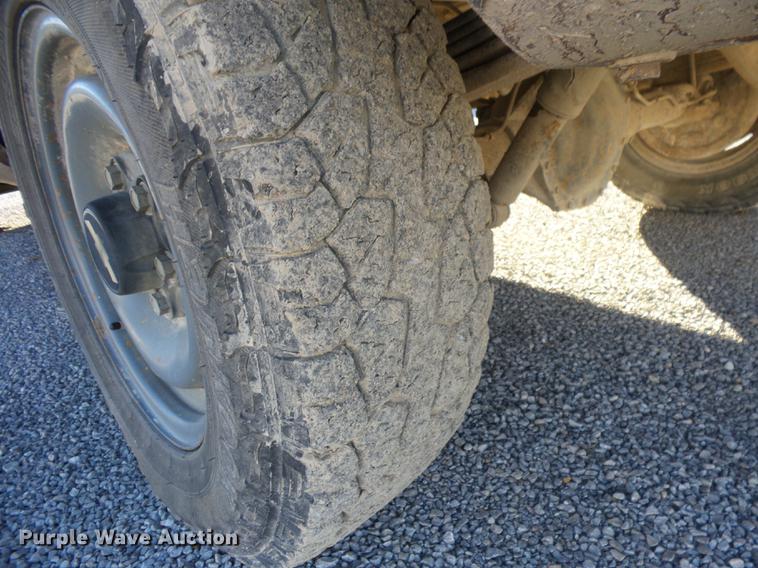 image for item J8556 1994 Chevrolet C2500 pickup truck