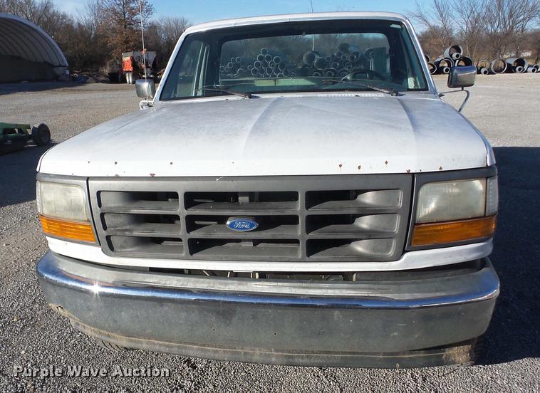 image for item J8557 1994 Ford F250 pickup truck