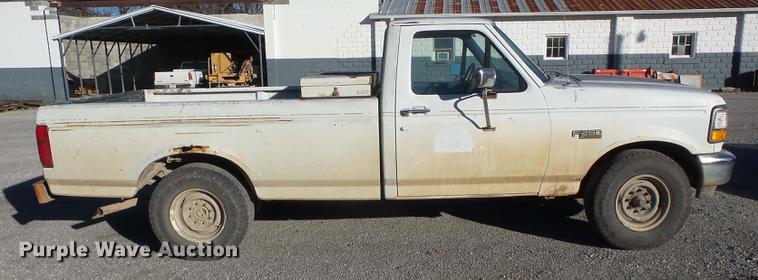 image for item J8557 1994 Ford F250 pickup truck