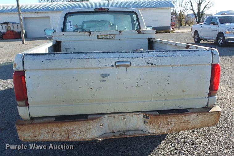 image for item J8557 1994 Ford F250 pickup truck
