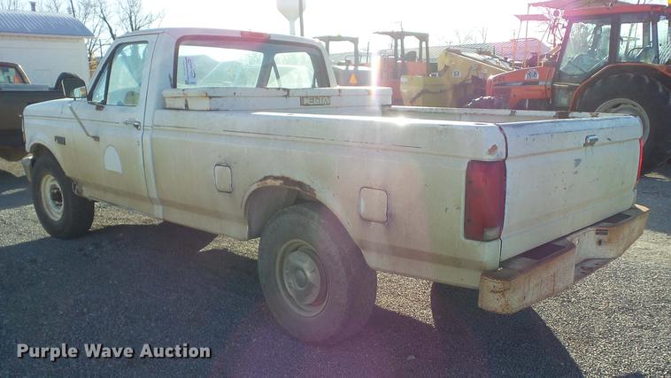 image for item J8557 1994 Ford F250 pickup truck