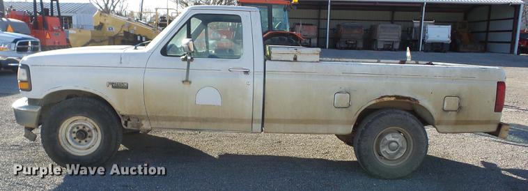 image for item J8557 1994 Ford F250 pickup truck