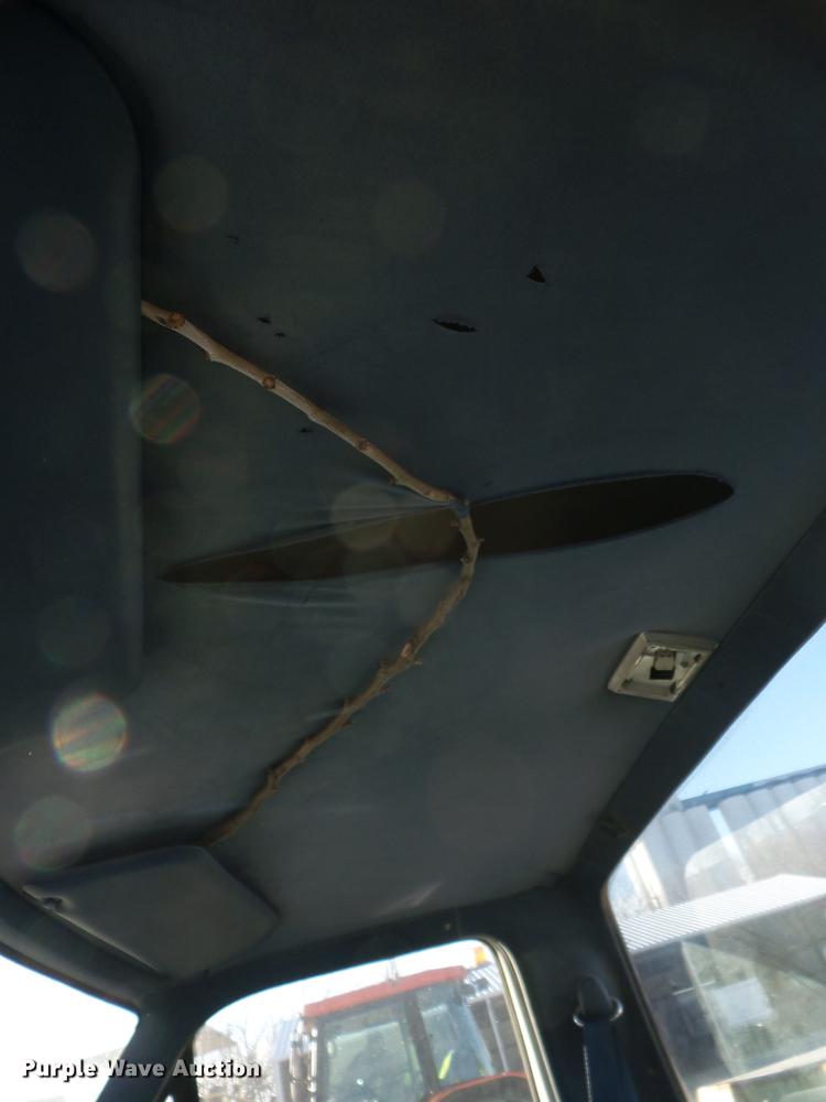 image for item J8557 1994 Ford F250 pickup truck