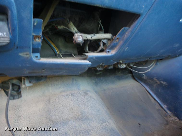 image for item J8557 1994 Ford F250 pickup truck