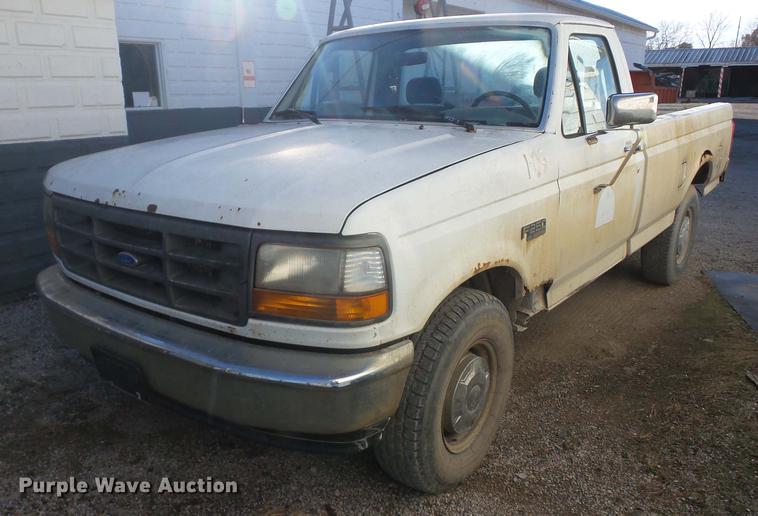 image for item J8558 1994 Ford F250 pickup truck