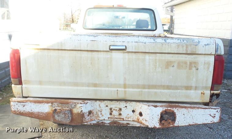 image for item J8558 1994 Ford F250 pickup truck
