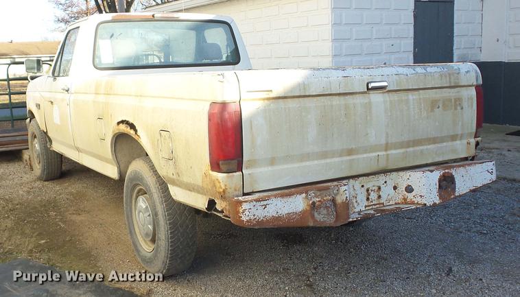 image for item J8558 1994 Ford F250 pickup truck