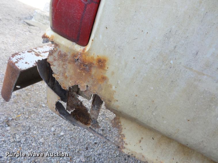 image for item J8558 1994 Ford F250 pickup truck