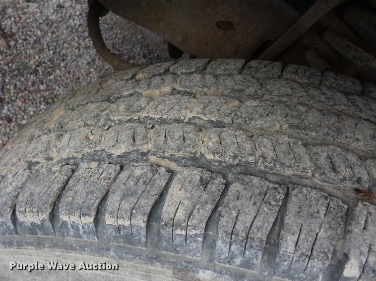 image for item J8558 1994 Ford F250 pickup truck